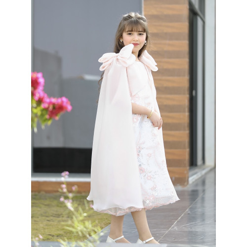 فستان بناتي سبور فراشة وفيونكه على الكتف - 906 - يوجد اختلاف بدرجة لون الجناح صورة توضيحية في اخر صورتين فستان بناتي سبور فراشة وفيونكه على الكتف - 906 - يوجد اختلاف بدرجة لون الجناح صورة توضيحية في اخر صورتين