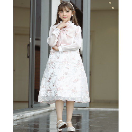 فستان بناتي سبور فيونكه على الصدر - 911 - يوجد اختلاف بدرجة لون الكم والفيونكة صورة توضيحية اخر صورتين