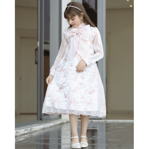 فستان بناتي سبور فيونكه على الصدر - 911 - يوجد اختلاف بدرجة لون الكم والفيونكة صورة توضيحية اخر صورتين