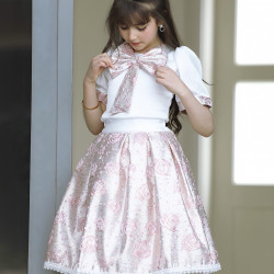 طقم تيور بناتي سبور بنقشات ورود وفيونكه على الصدر - 918 طقم تيور بناتي سبور بنقشات ورود وفيونكه على الصدر - 918