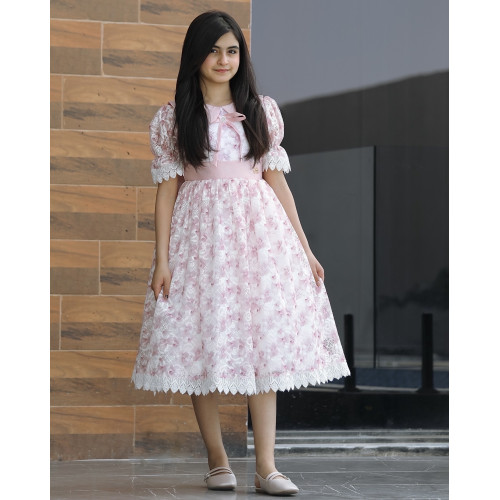 فستان بناتي سبور بتفاصيل انيقة وفيونكه من الخلف - 923 فستان بناتي سبور بتفاصيل انيقة وفيونكه من الخلف - 923