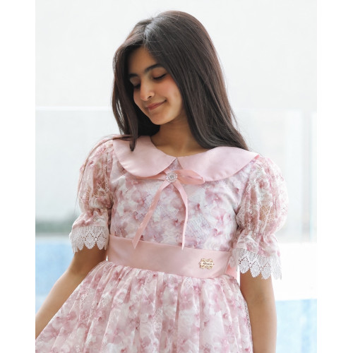 فستان بناتي سبور بتفاصيل انيقة وفيونكه من الخلف - 923 فستان بناتي سبور بتفاصيل انيقة وفيونكه من الخلف - 923