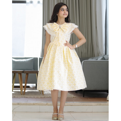 فستان بناتي الاصفر بفيونكه وحزام انيق - 901 فستان بناتي الاصفر بفيونكه وحزام انيق - 901