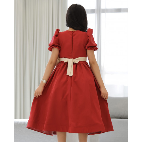 فستان بناتي أحمر بورده كبيره على الخصر - 916 فستان بناتي أحمر بورده كبيره على الخصر - 916