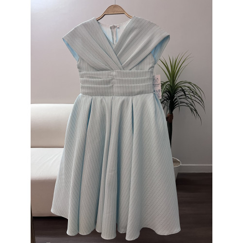 فستان بناتي سماوي بتصميم انيق وكلاسيكي - 925