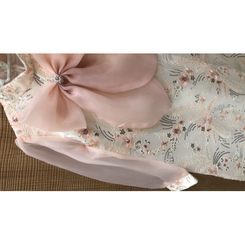 فستان بناتي سبور فيونكه على الصدر - 911 - يوجد اختلاف بدرجة لون الكم والفيونكة صورة توضيحية اخر صورتين