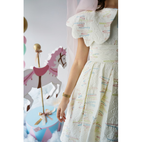 فستان بناتي بإطلالة ملكية مستوحاة من الأجواء الاحتفالية - 988 فستان بناتي بإطلالة ملكية مستوحاة من الأجواء الاحتفالية - 988