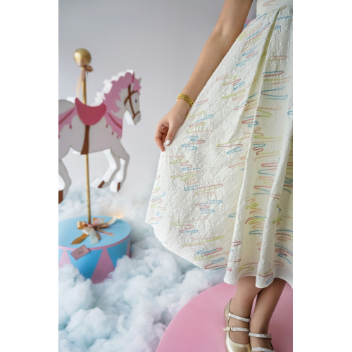 فستان بناتي بإطلالة ملكية مستوحاة من الأجواء الاحتفالية - 988 فستان بناتي بإطلالة ملكية مستوحاة من الأجواء الاحتفالية - 988