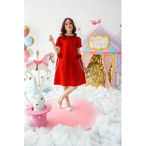 فستان بناتي أحمر بتصميم أنيق وتزيينات ورد ولؤلؤ - 1011 فستان بناتي أحمر بتصميم أنيق وتزيينات ورد ولؤلؤ - 1011