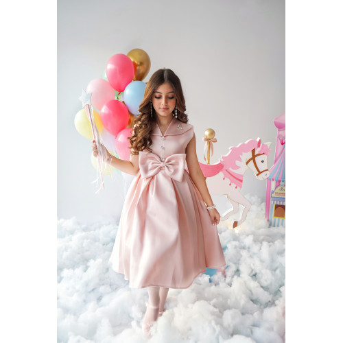 فستان بناتي وردي بفيونكة كبيرة حيث تتحقق الحكايات - M3725 فستان بناتي وردي بفيونكة كبيرة حيث تتحقق الحكايات - M3725