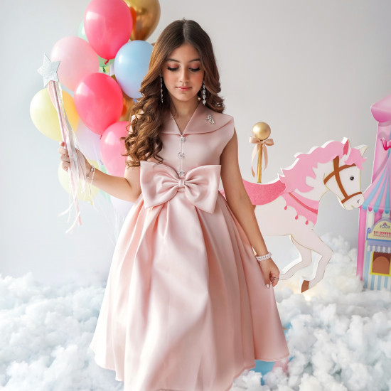 فستان بناتي وردي بفيونكة كبيرة حيث تتحقق الحكايات - M3725