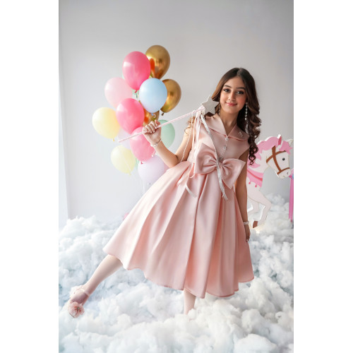 فستان بناتي وردي بفيونكة كبيرة حيث تتحقق الحكايات - M3725 فستان بناتي وردي بفيونكة كبيرة حيث تتحقق الحكايات - M3725