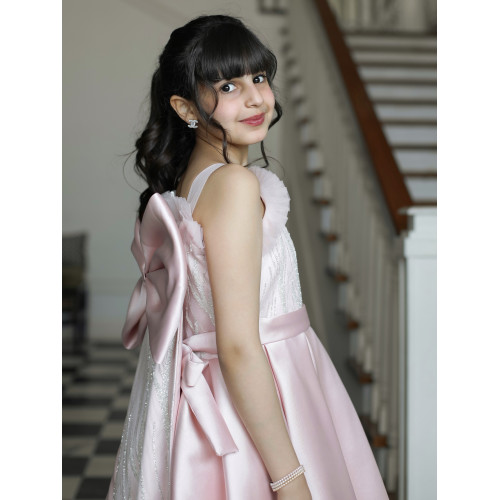 فستان بناتي وردي بذيل وتطريز فضي | فستان سهرة للأفراح - M3605 فستان بناتي وردي بذيل وتطريز فضي | فستان سهرة للأفراح - M3605