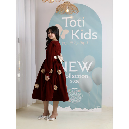 فستان بناتي مخمل عنابي بزهور بارزة | فستان شتوي فاخر - 1100 فستان بناتي مخمل عنابي بزهور بارزة | فستان شتوي فاخر - 1100