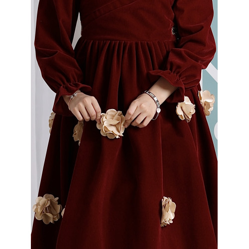 فستان بناتي مخمل عنابي بزهور بارزة | فستان شتوي فاخر - 1100 فستان بناتي مخمل عنابي بزهور بارزة | فستان شتوي فاخر - 1100