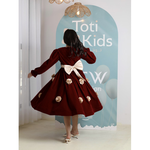 فستان بناتي مخمل عنابي بزهور بارزة | فستان شتوي فاخر - 1100 فستان بناتي مخمل عنابي بزهور بارزة | فستان شتوي فاخر - 1100