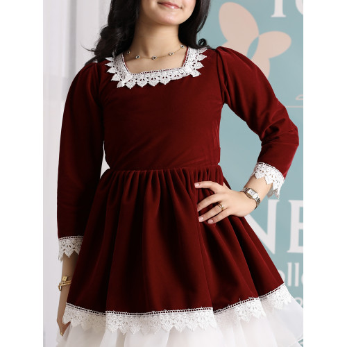 فستان بناتي مخمل بياقة دانتيل | فستان شتوي بطبقات تل - 1106 فستان بناتي مخمل بياقة دانتيل | فستان شتوي بطبقات تل - 1106