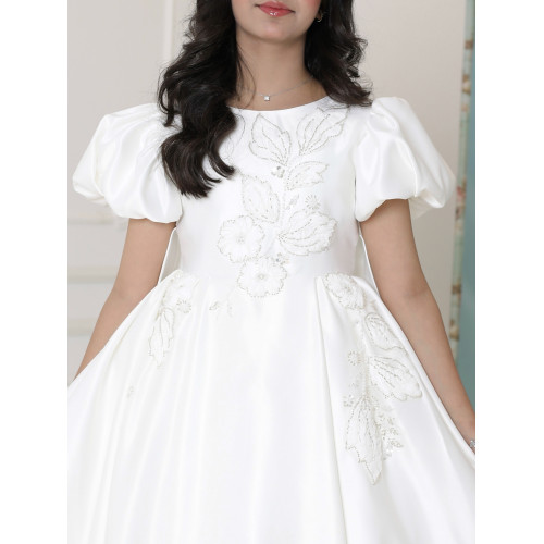 فستان بناتي أبيض بأكمام منفوشة وتطريز | فستان هاي لو فاخر - M3751 فستان بناتي أبيض بأكمام منفوشة وتطريز | فستان هاي لو فاخر - M3751