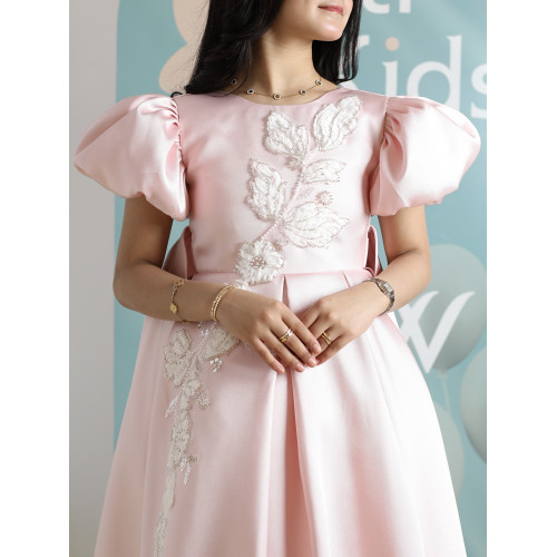 فستان بناتي وردي بأكمام منفوشة وتطريز | فستان هاي لو فاخر - M3751