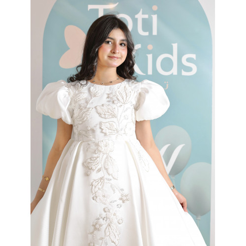 فستان بناتي أبيض بتطريز فاخر بأكمام | فستان بفيونكة خلفية كبيرة - M3763