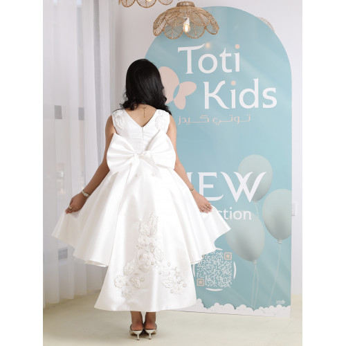 فستان بناتي أبيض بتطريز فاخر مكيادو | فستان بفيونكة خلفية كبيرة - M3761