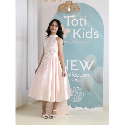 فستان بناتي وردي بفيونكة وذيل مطرز | فستان سهرة فاخر - 1037 فستان بناتي وردي بفيونكة وذيل مطرز | فستان سهرة فاخر - 1037