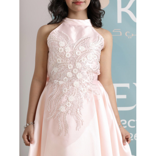 فستان بناتي وردي بفيونكة وذيل مطرز | فستان سهرة فاخر - 1037 فستان بناتي وردي بفيونكة وذيل مطرز | فستان سهرة فاخر - 1037