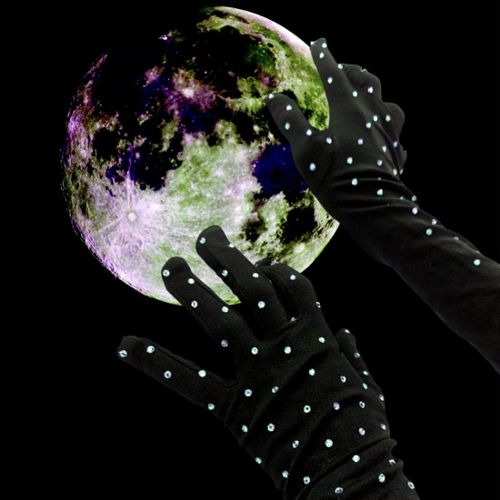 How Many Fingers Am I Holding Gloves