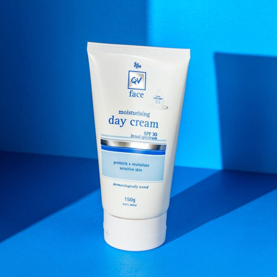 كيو في كريم نهاري مرطب 75 جم