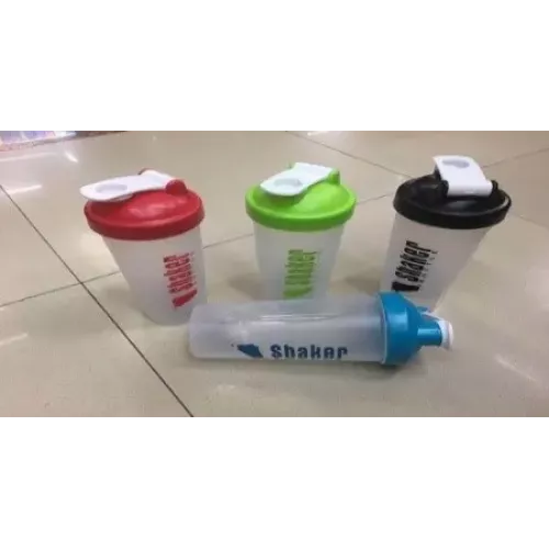 شيكر شفاف بشعار غطاء ملون سعة 600 مل