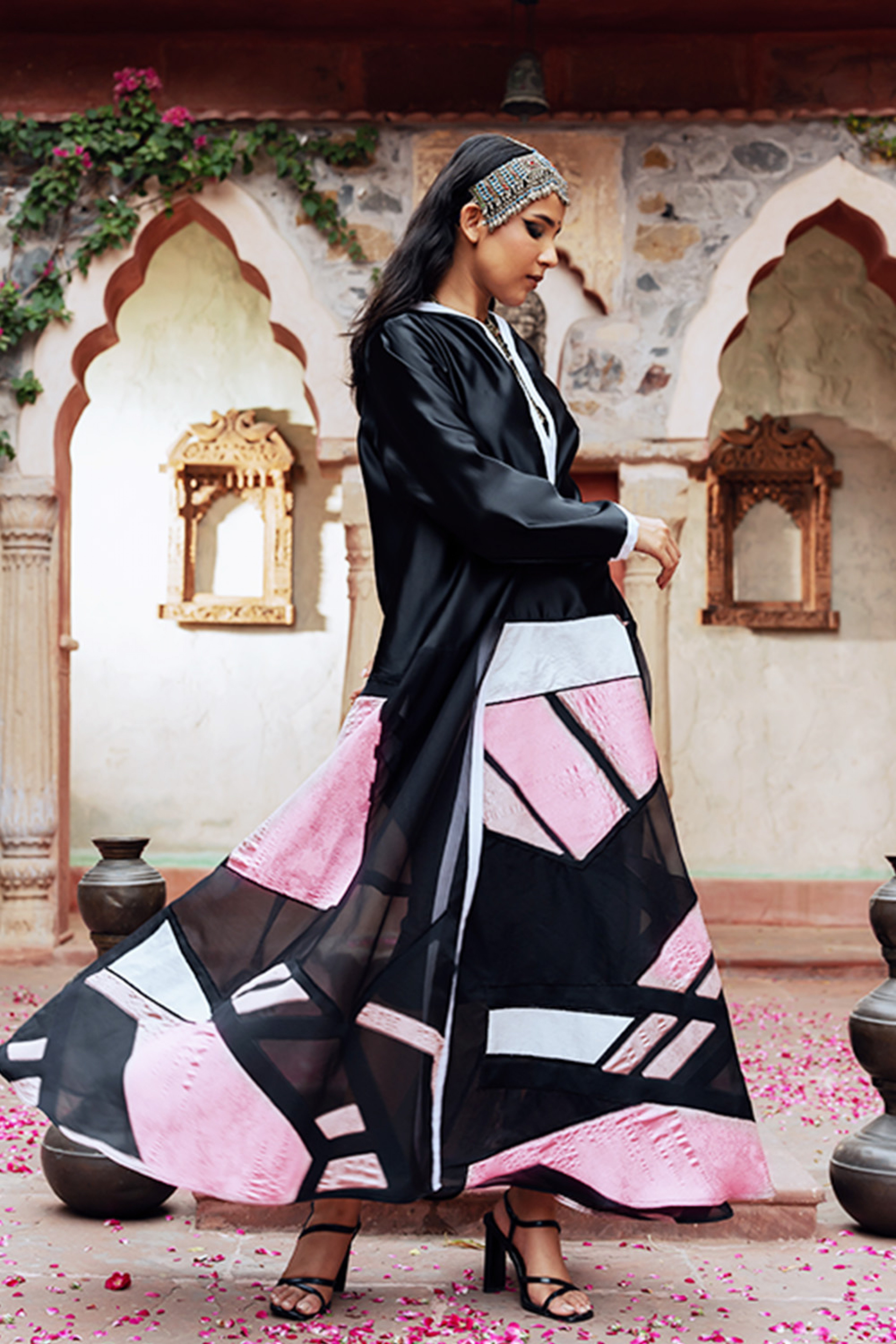 عباية انيقة يومية بتدرجات الزهري عباية انيقة يومية بتدرجات الزهري