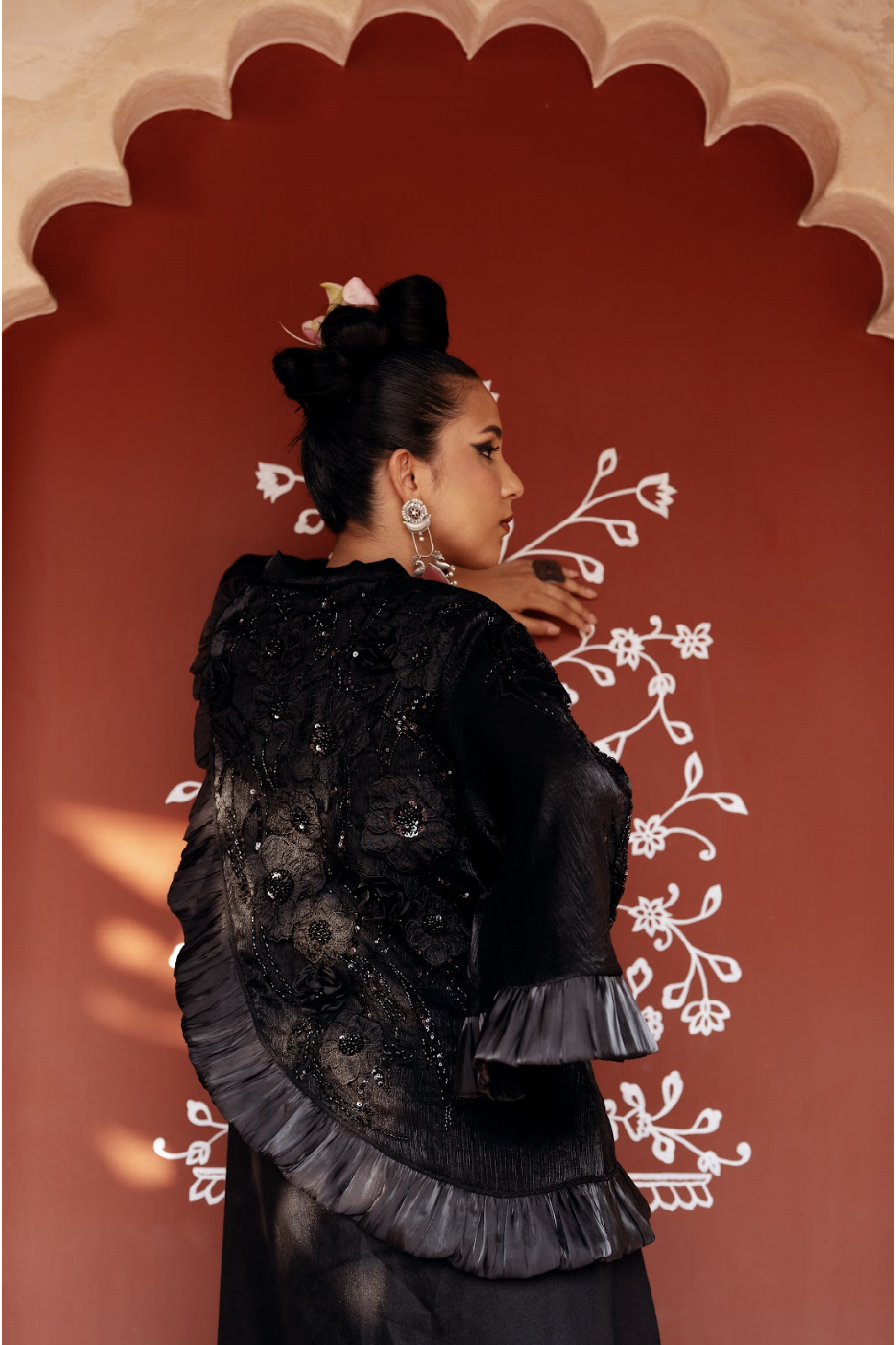 عباية المناسبات الملكية سحر الأناقة 