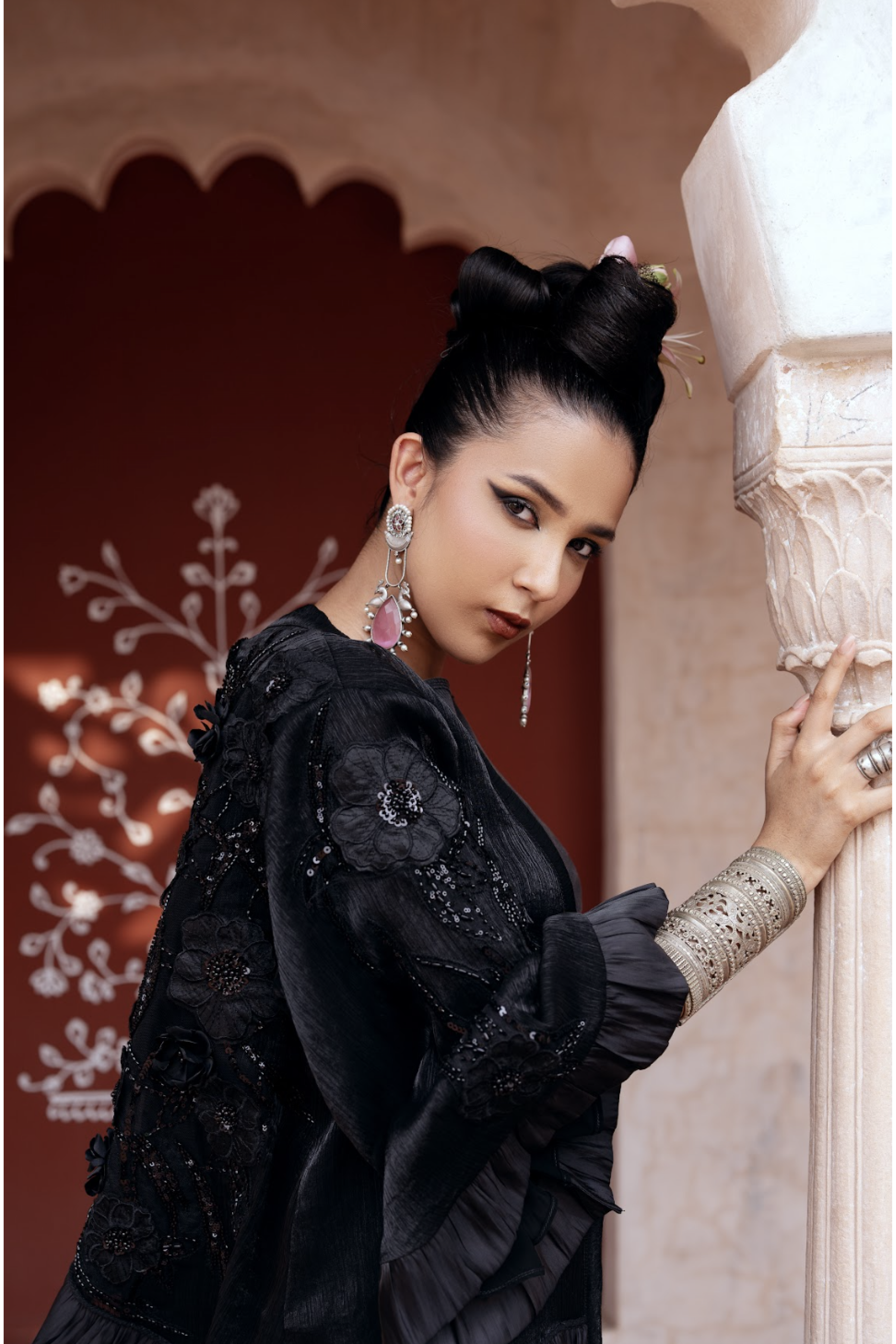 عباية المناسبات الملكية سحر الأناقة 