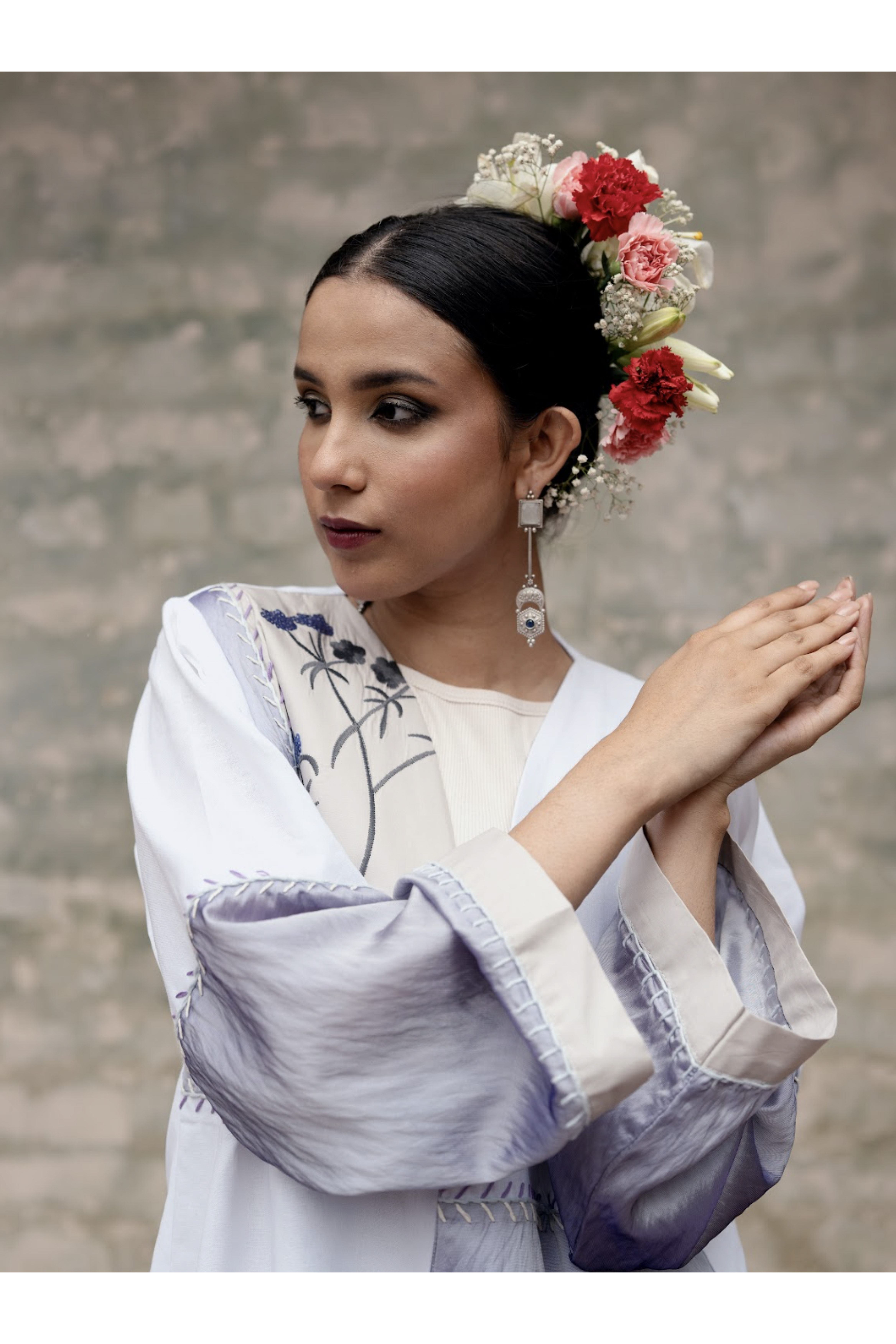 عباية السفر الأنيقة عباية السفر الأنيقة