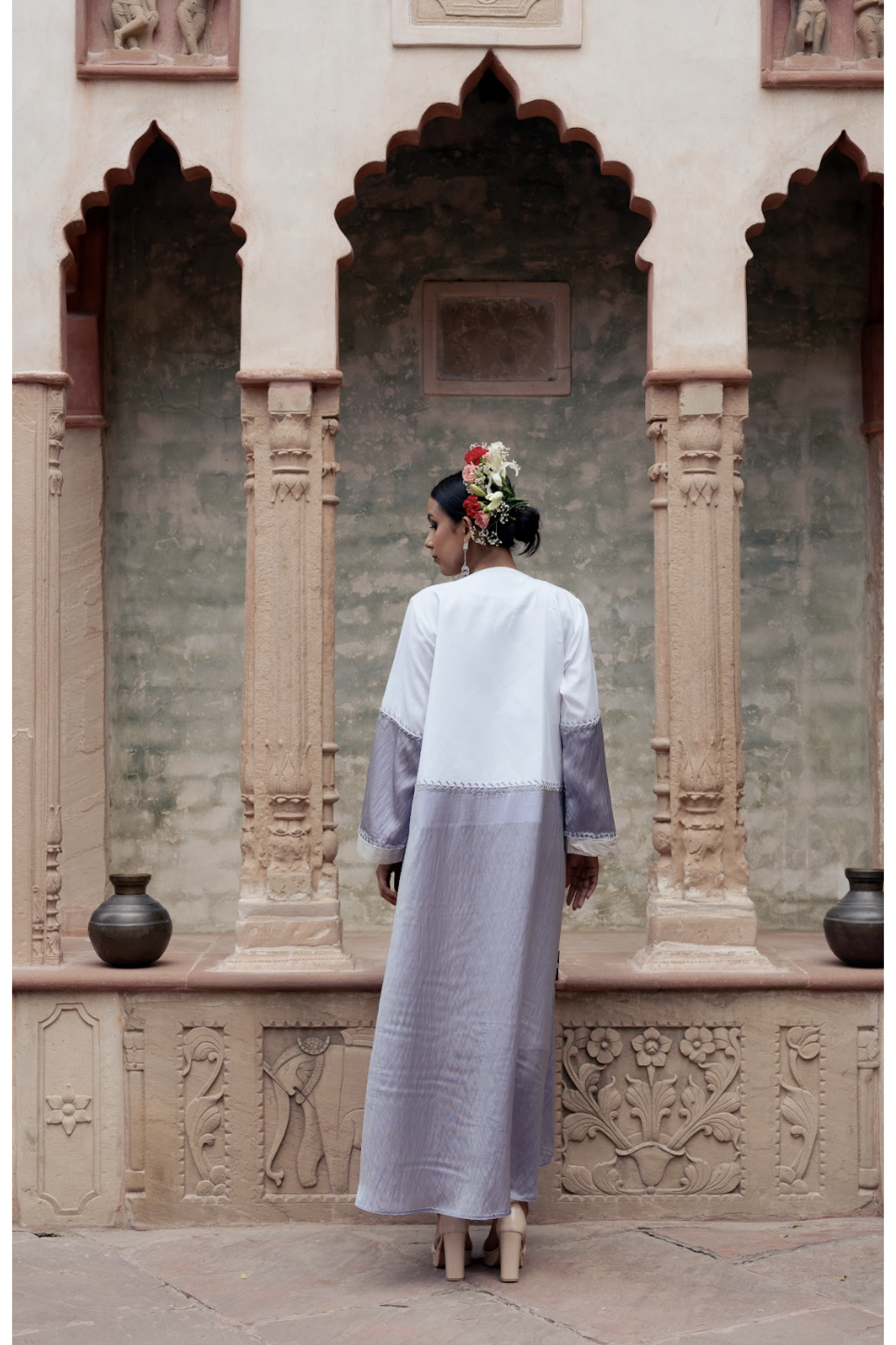 عباية السفر الأنيقة عباية السفر الأنيقة