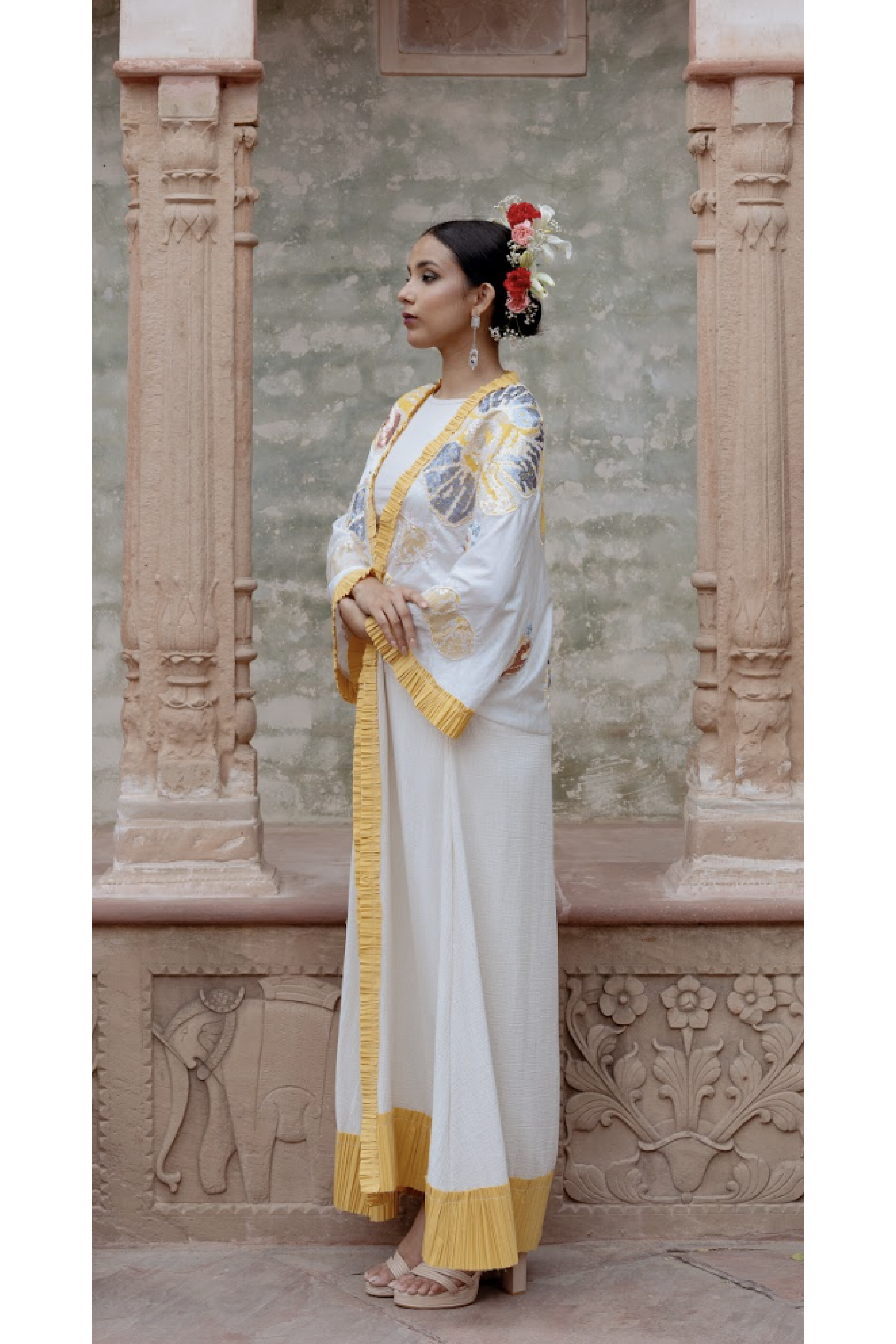 عباية السفر المريحة بتدرجات الأصفر