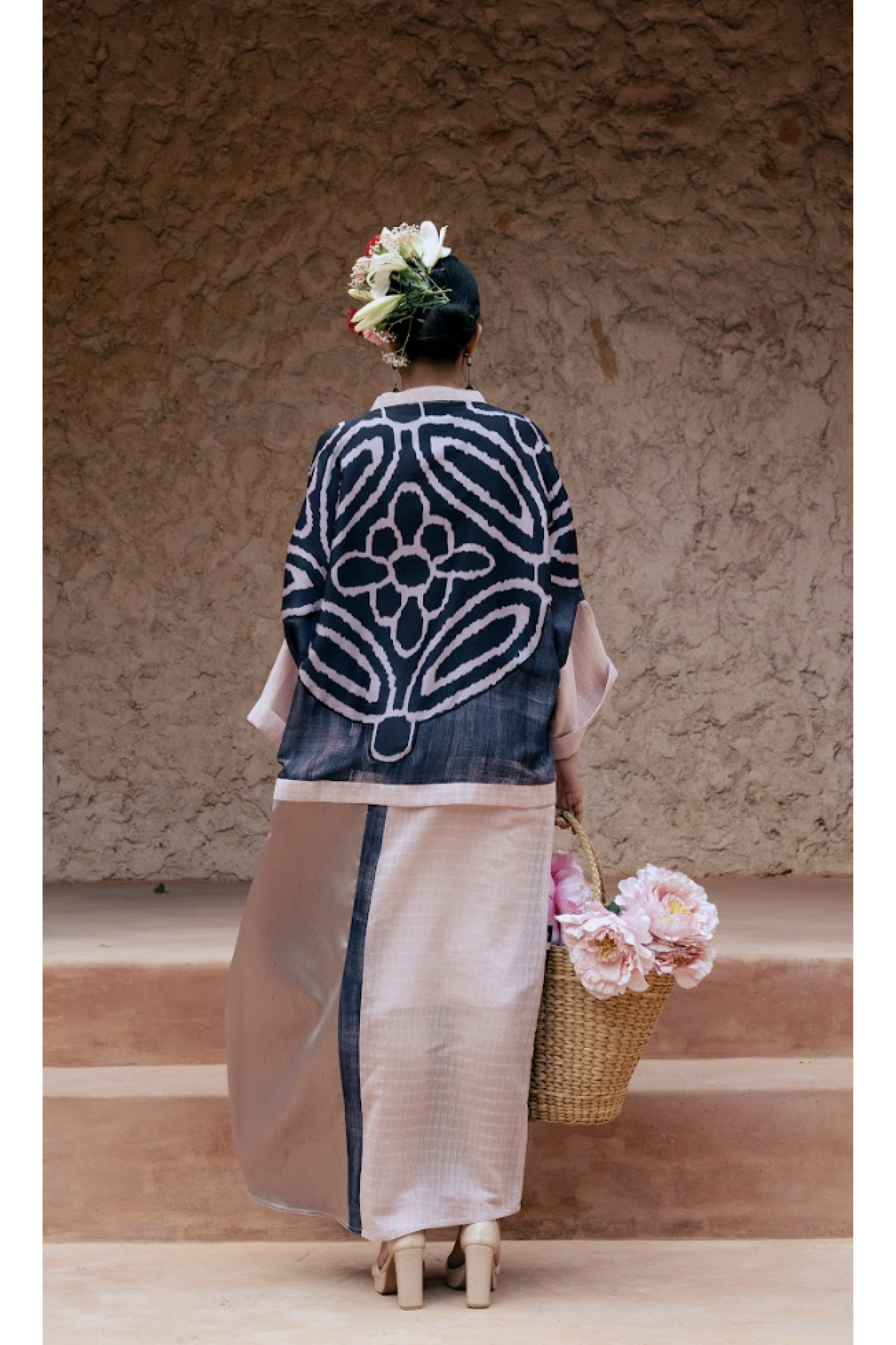 عباية السفر بألوان صيفية