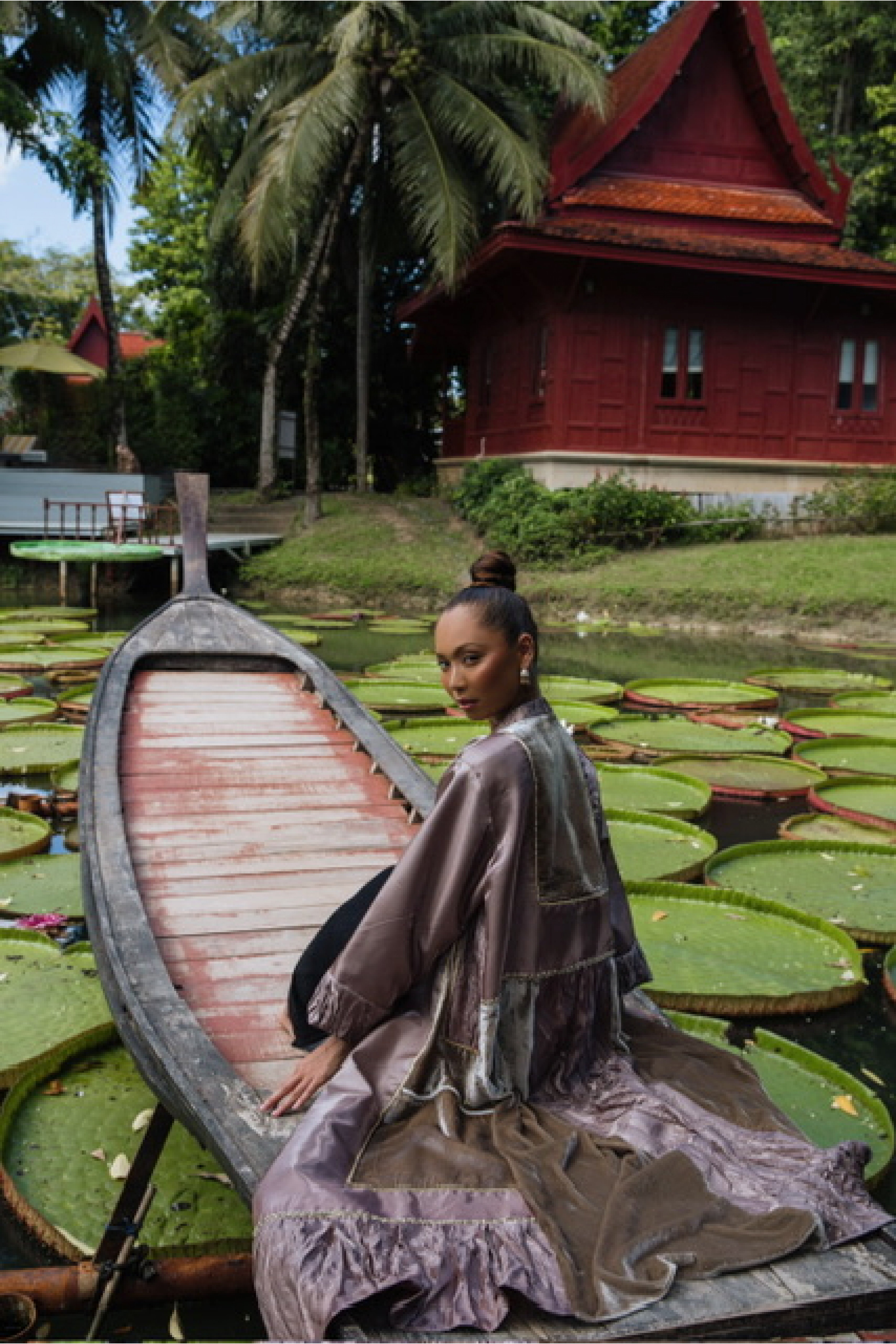 عباية شتوية مخملية فخمة