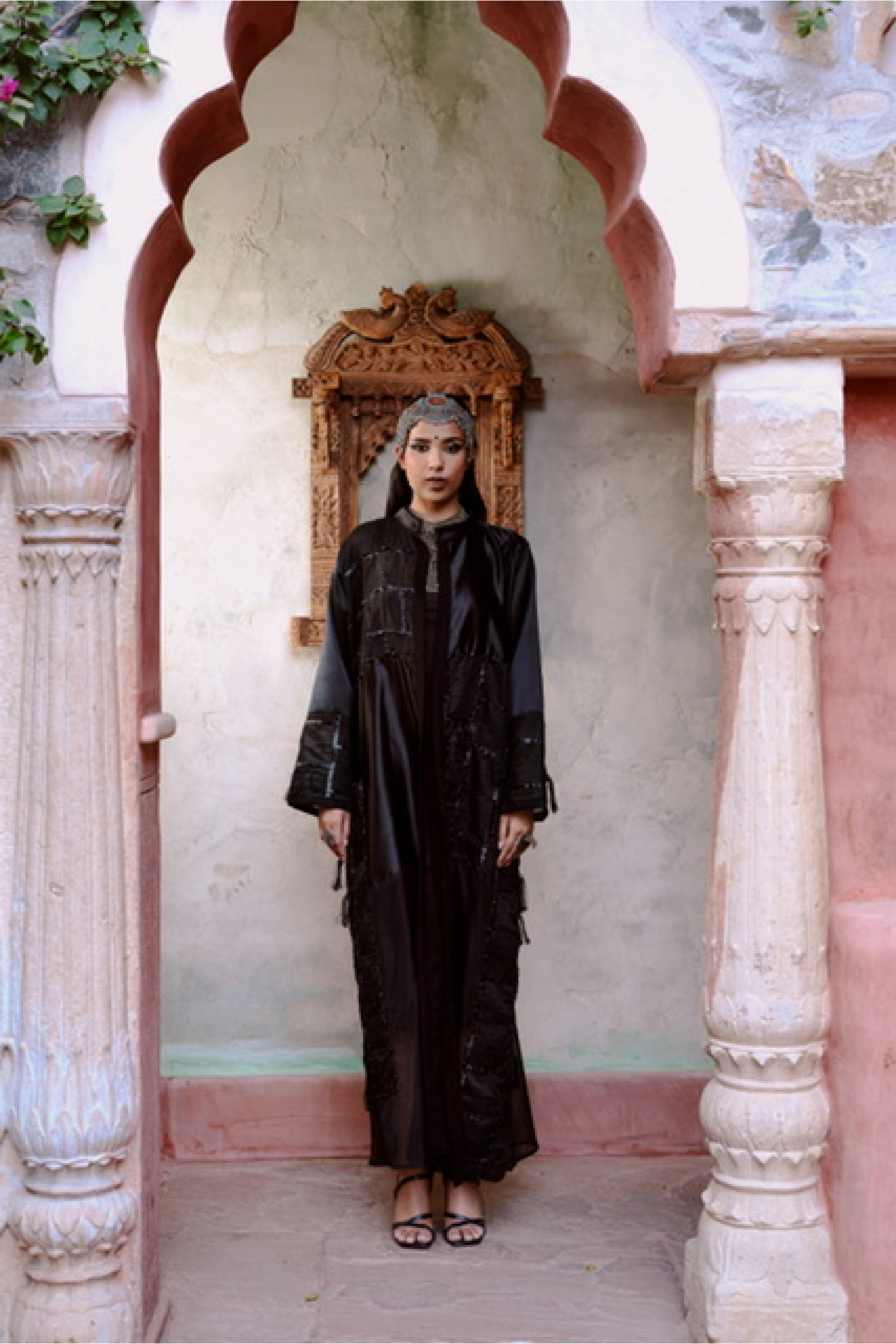 عباية ملكية سوداء 