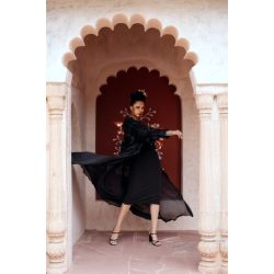 عباية المناسبات الملكية سحر الأناقة 
