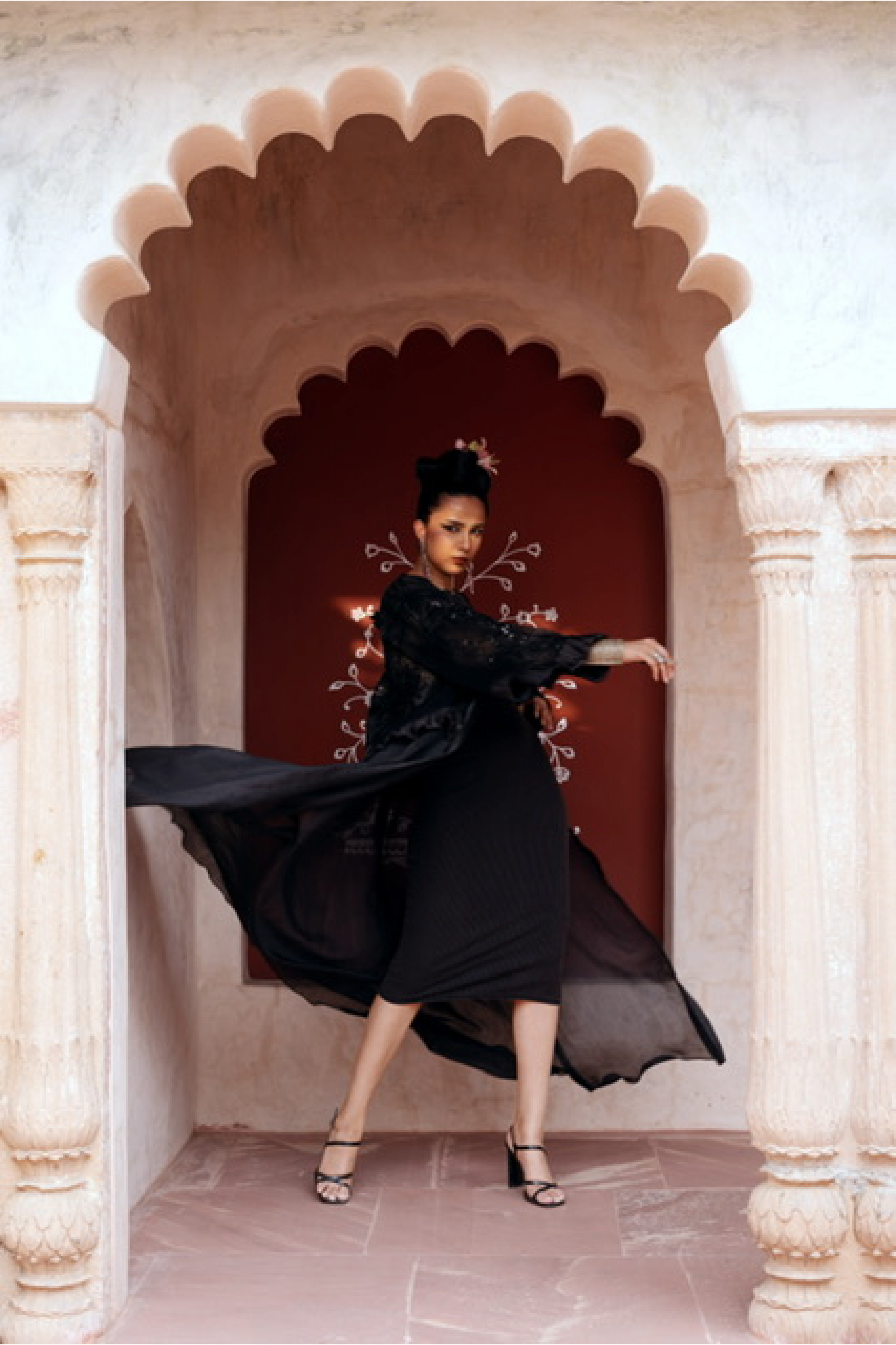 عباية المناسبات الملكية سحر الأناقة 