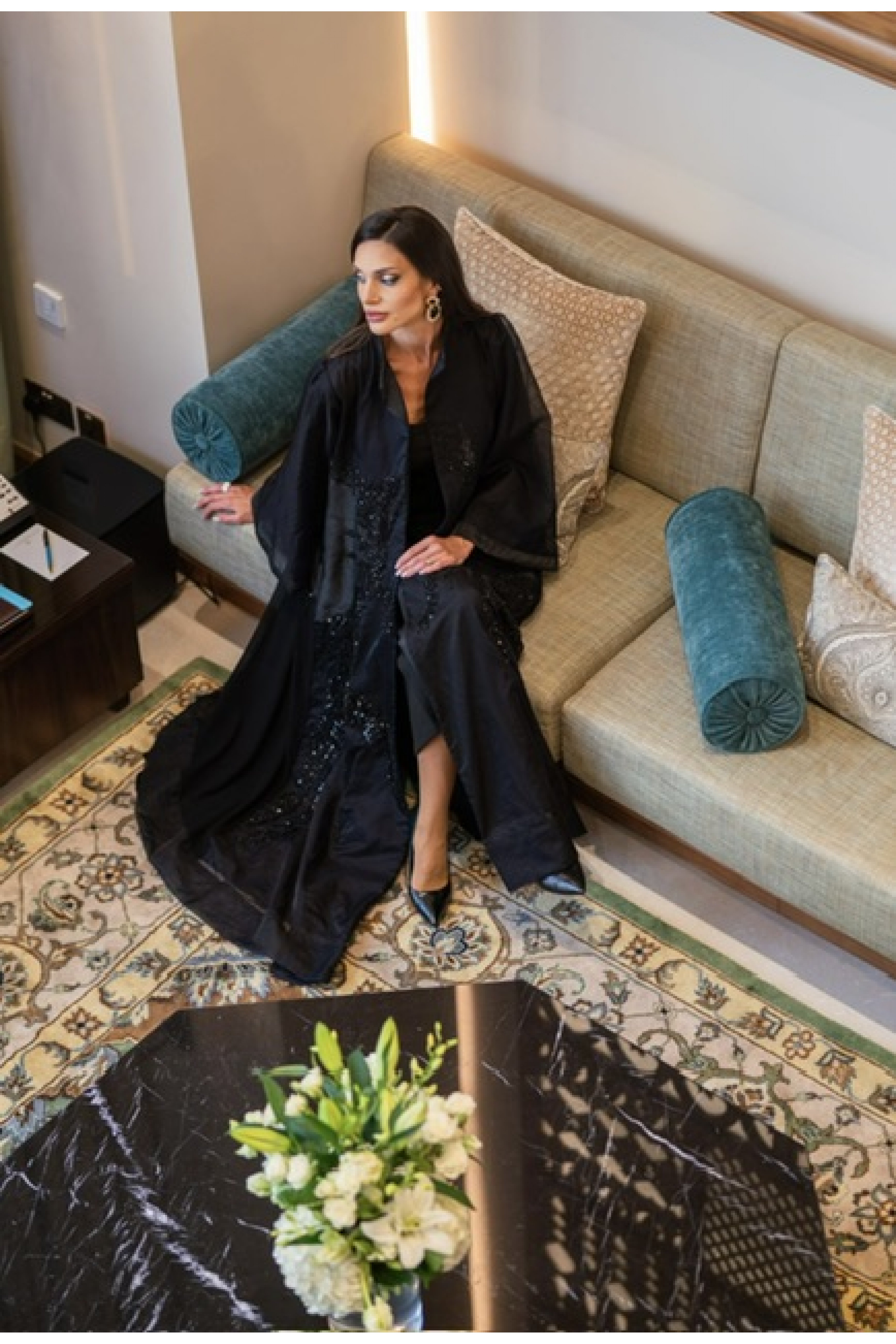 عباية فخمة بالشك الاسود 