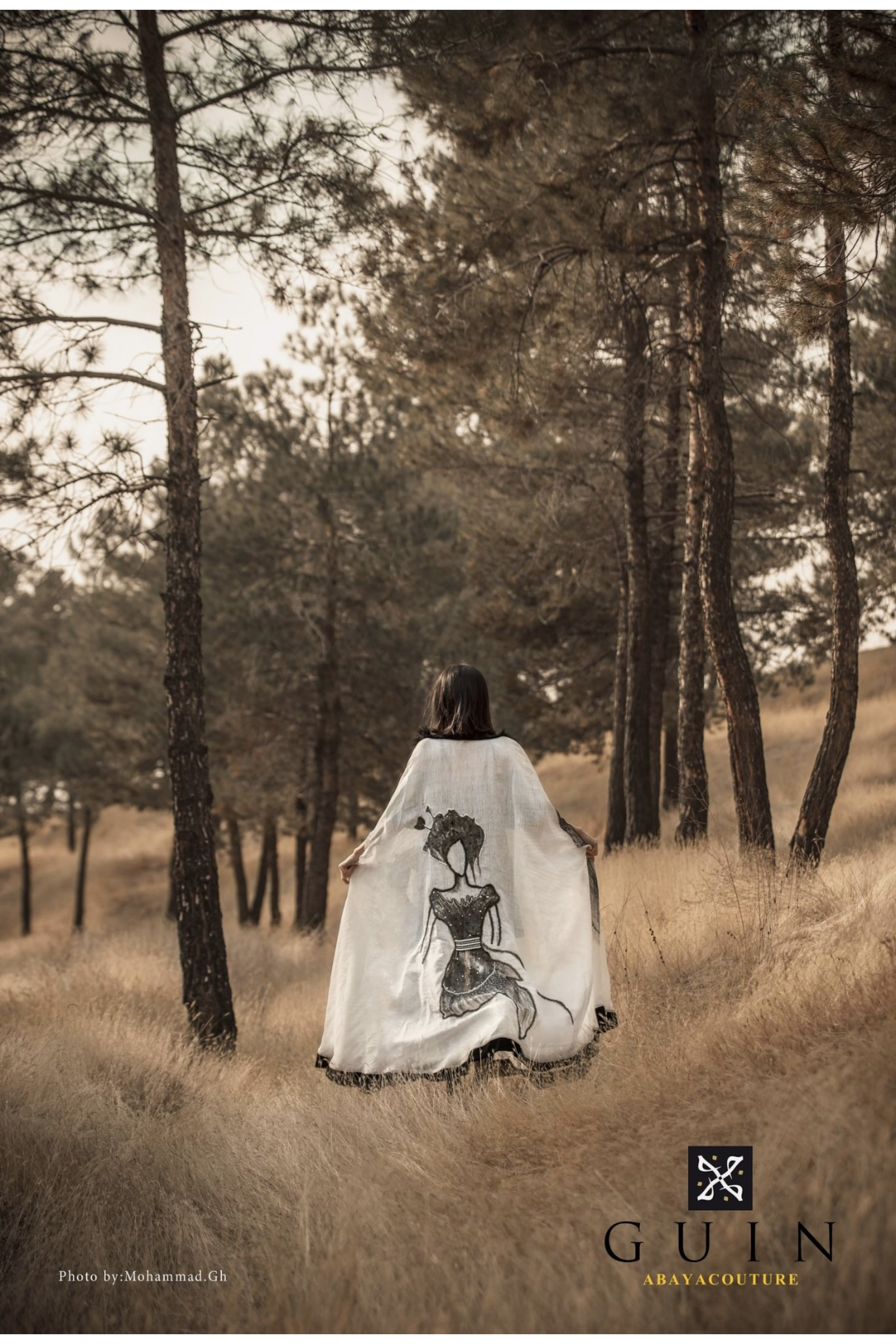 عباية بيضاء فنية بالرسم 