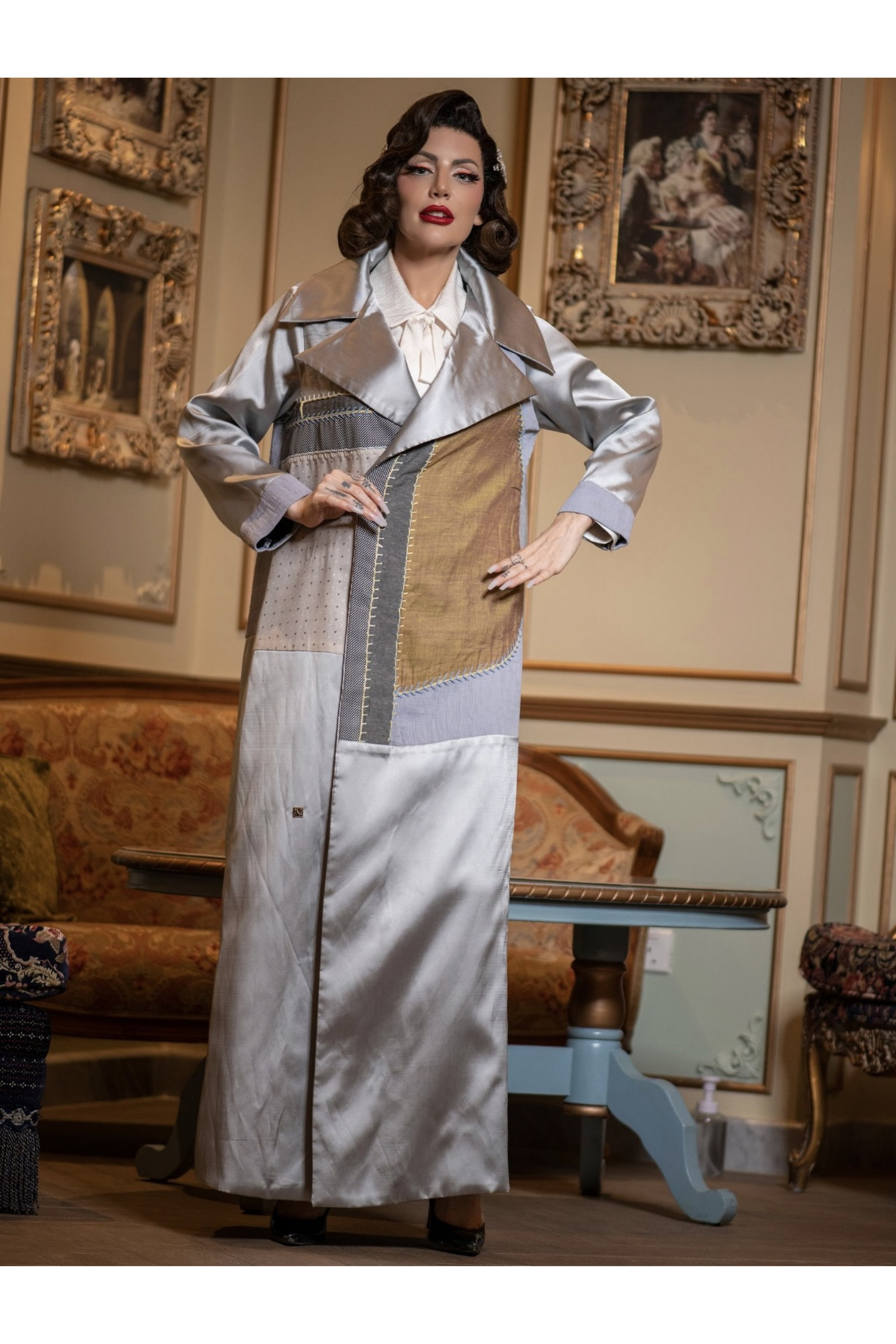 عباية يومية باللون الرصاصي  راقية للدوامات 