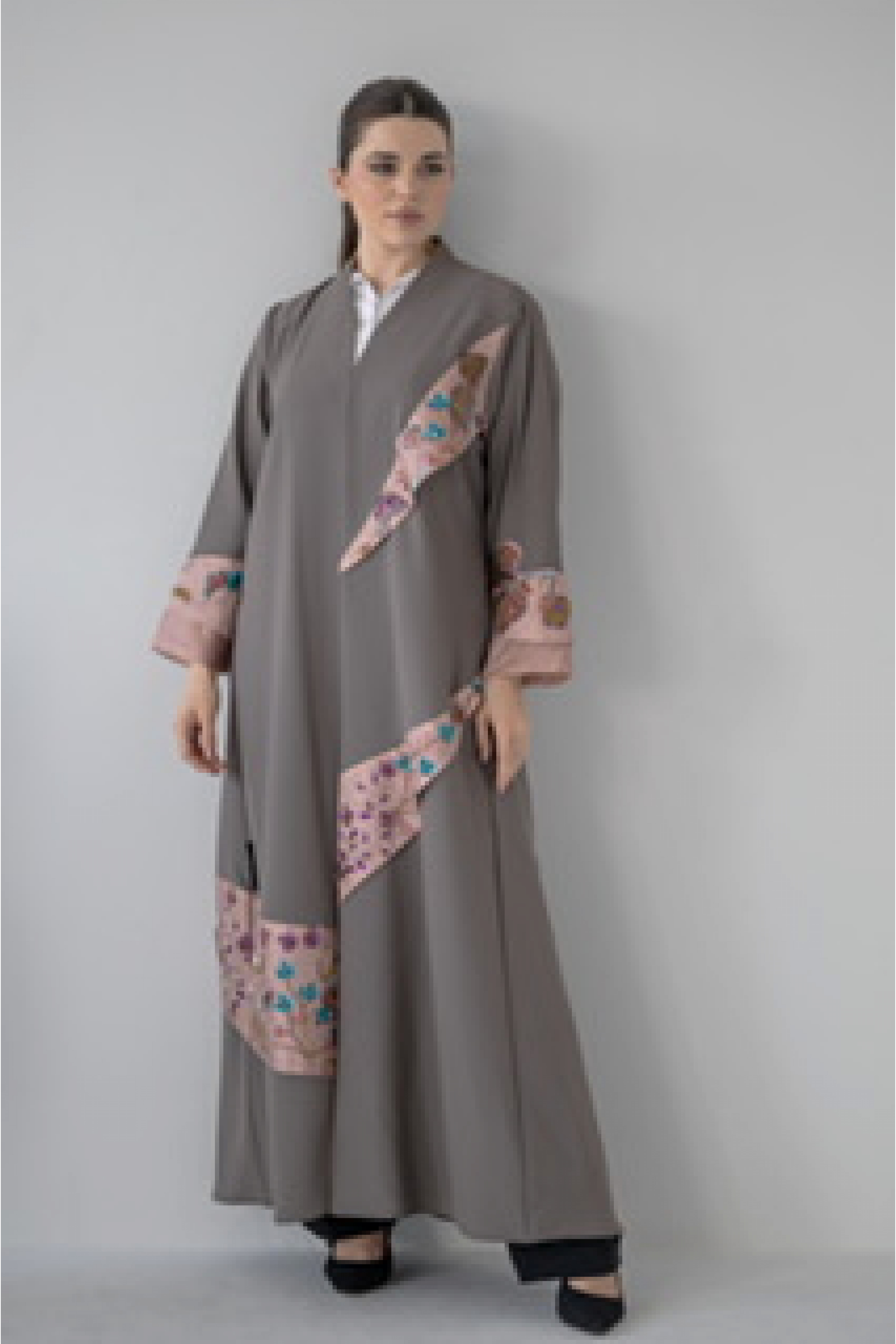 عباية يومية راقية مع شك 