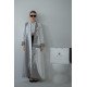 عباية عملية راقية جداً بالأبيض و الرصاصي 