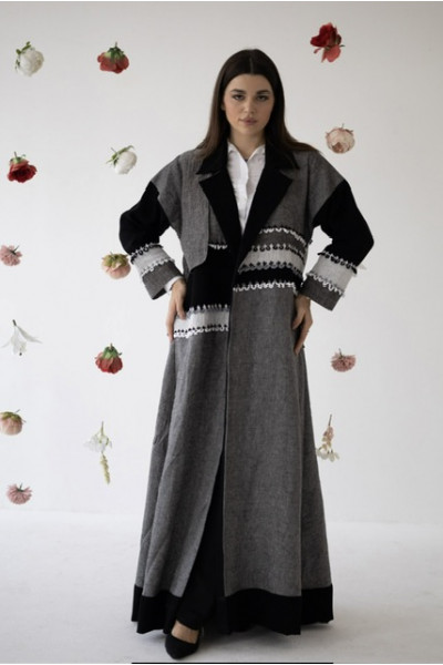 عباية يومية بتفاصيل باللون الأسود و الرصاصي 
