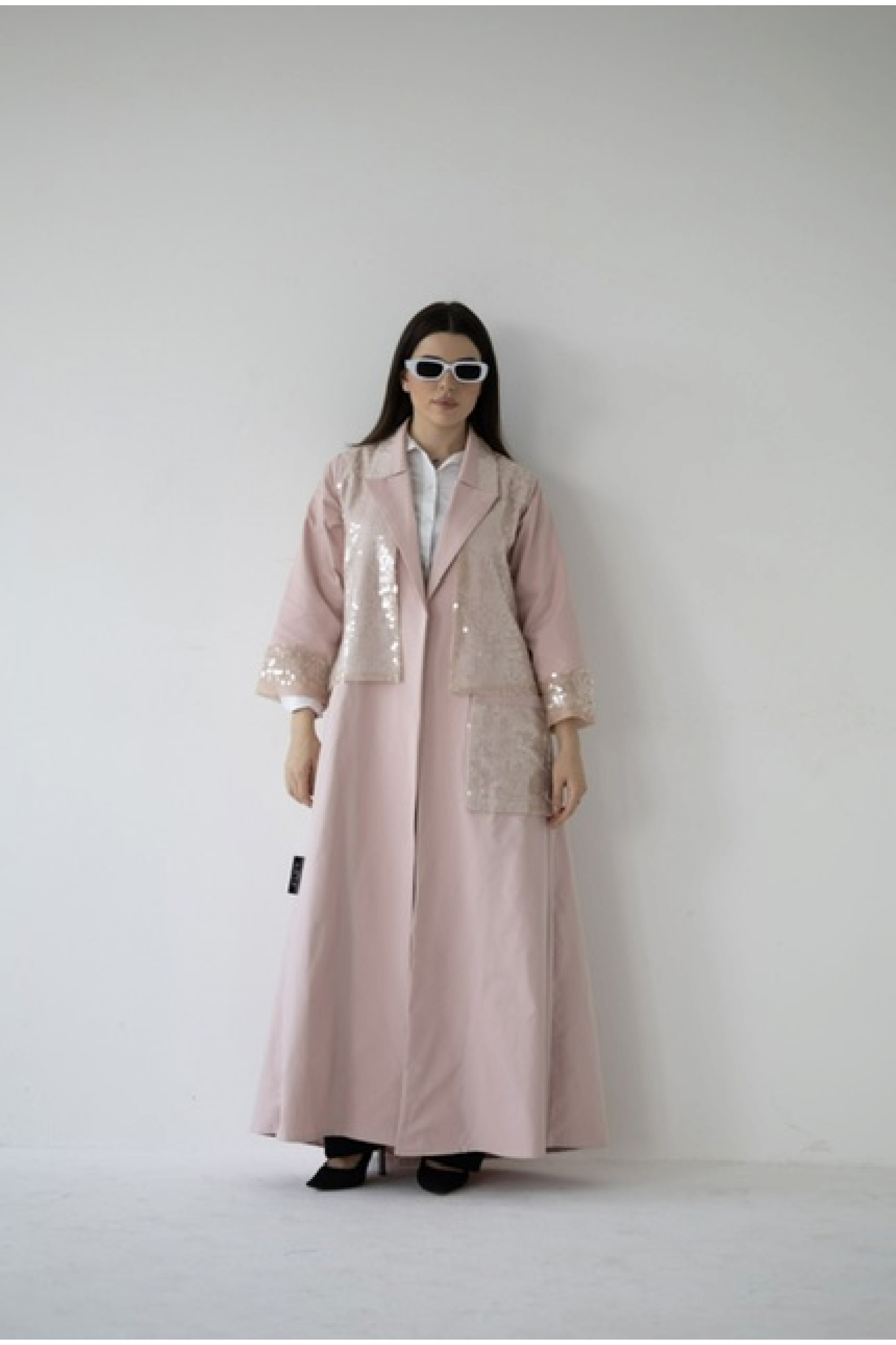 عباية وردية عملية للمناسبات المهمة 