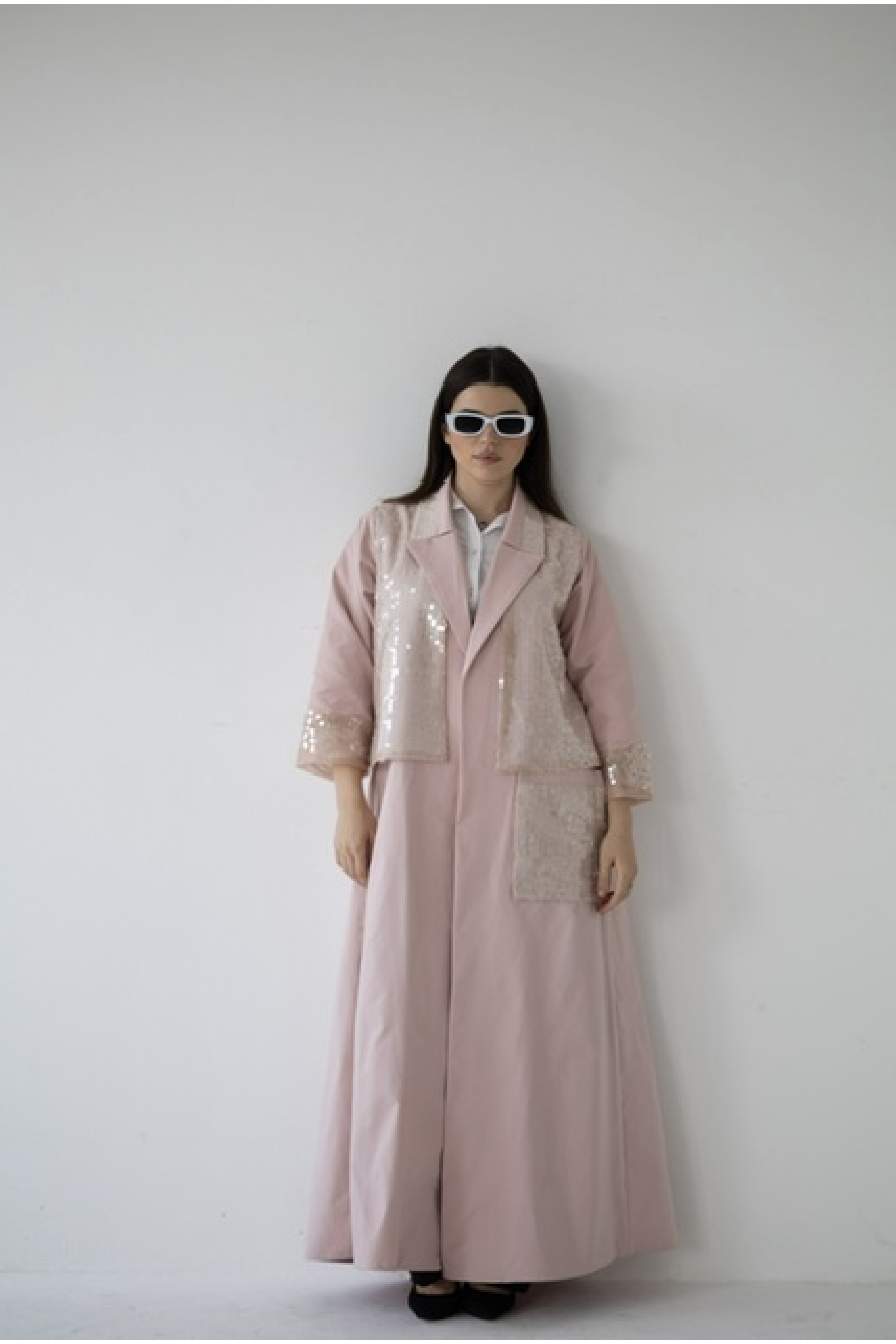 عباية وردية عملية للمناسبات المهمة 