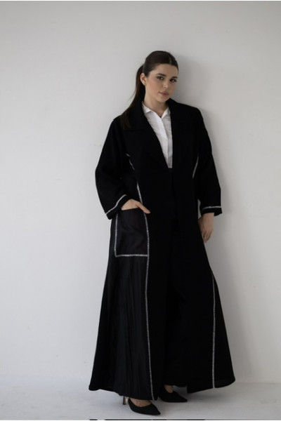 عباية سوداء عملية و بسيطة 